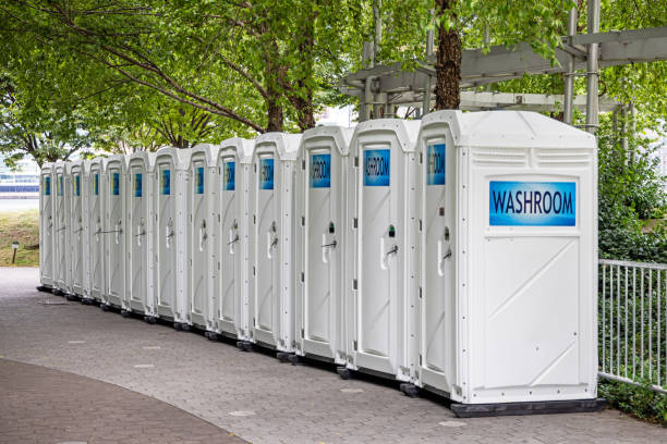 Porta potty delivery and setup in Nice, CA